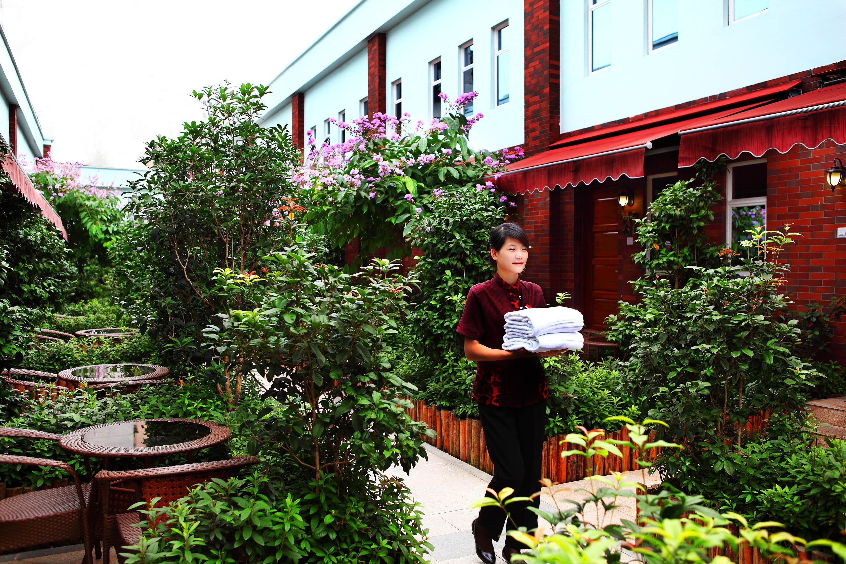Royal Garden Hotel Guangzhou Exteriör bild