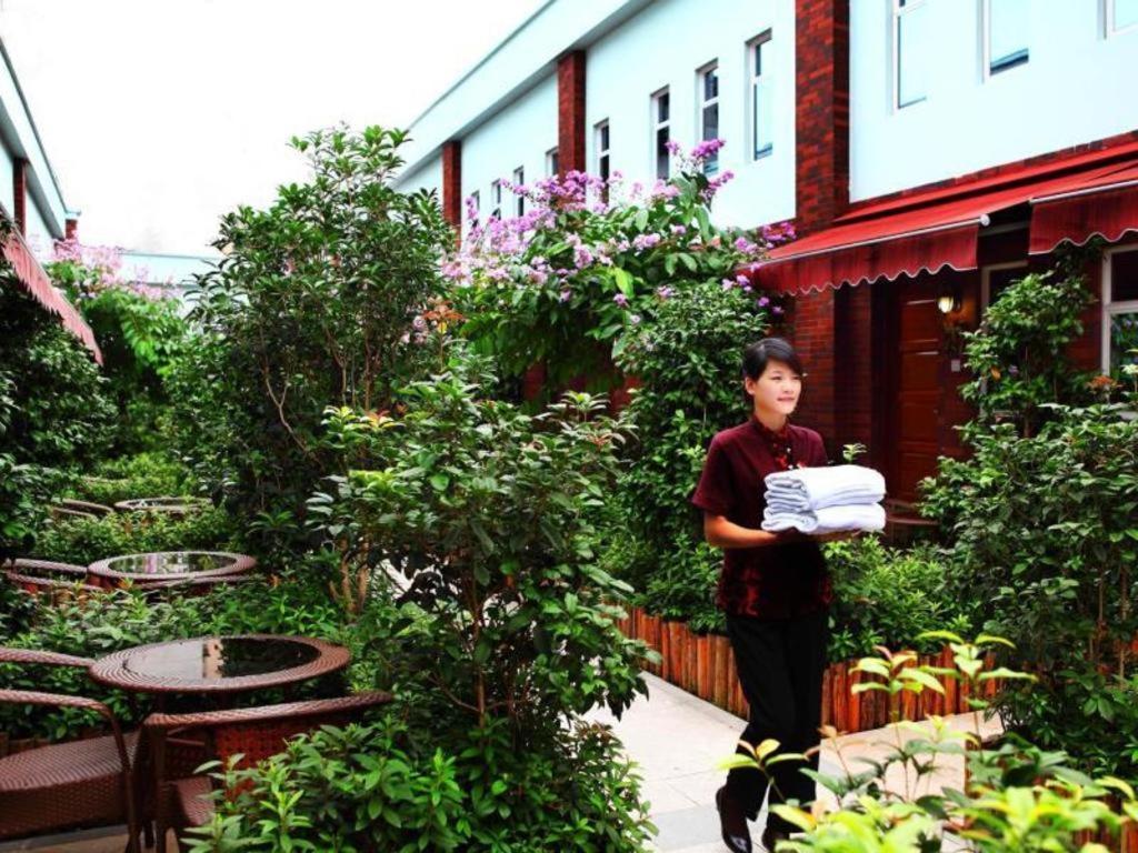 Royal Garden Hotel Guangzhou Exteriör bild