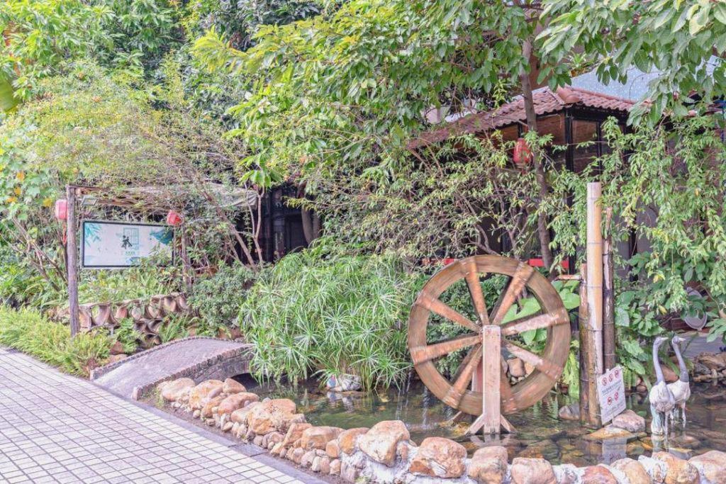 Royal Garden Hotel Guangzhou Exteriör bild